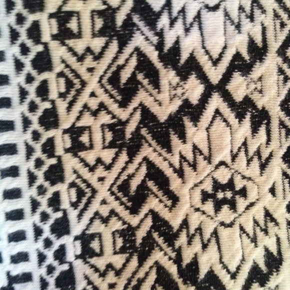 Black and white dress - Picture 4 of 4